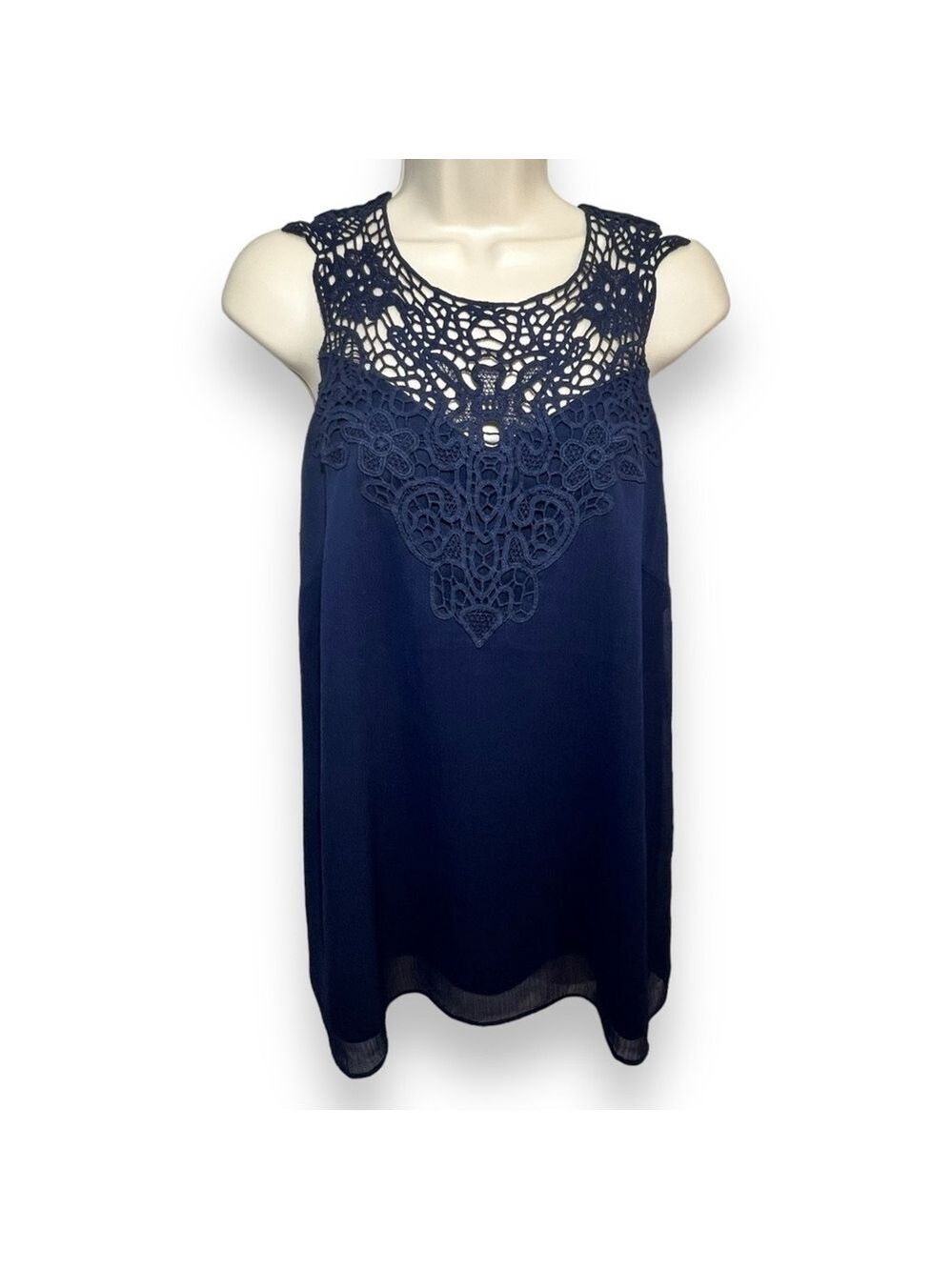 Banana Republic Women’s Crochet Detail Sleeveless Blouse Navy Size Medium